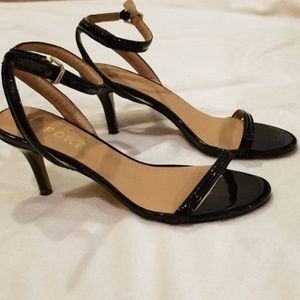 Women's size 6.5 Report pump